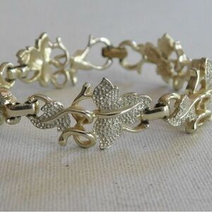 Sarah Coventry 1958 Grape Leaves link bracelet